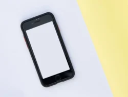 Tempered Glass iPhone Terbaik: Lindungi Layar Maksimal [apc_current_year]